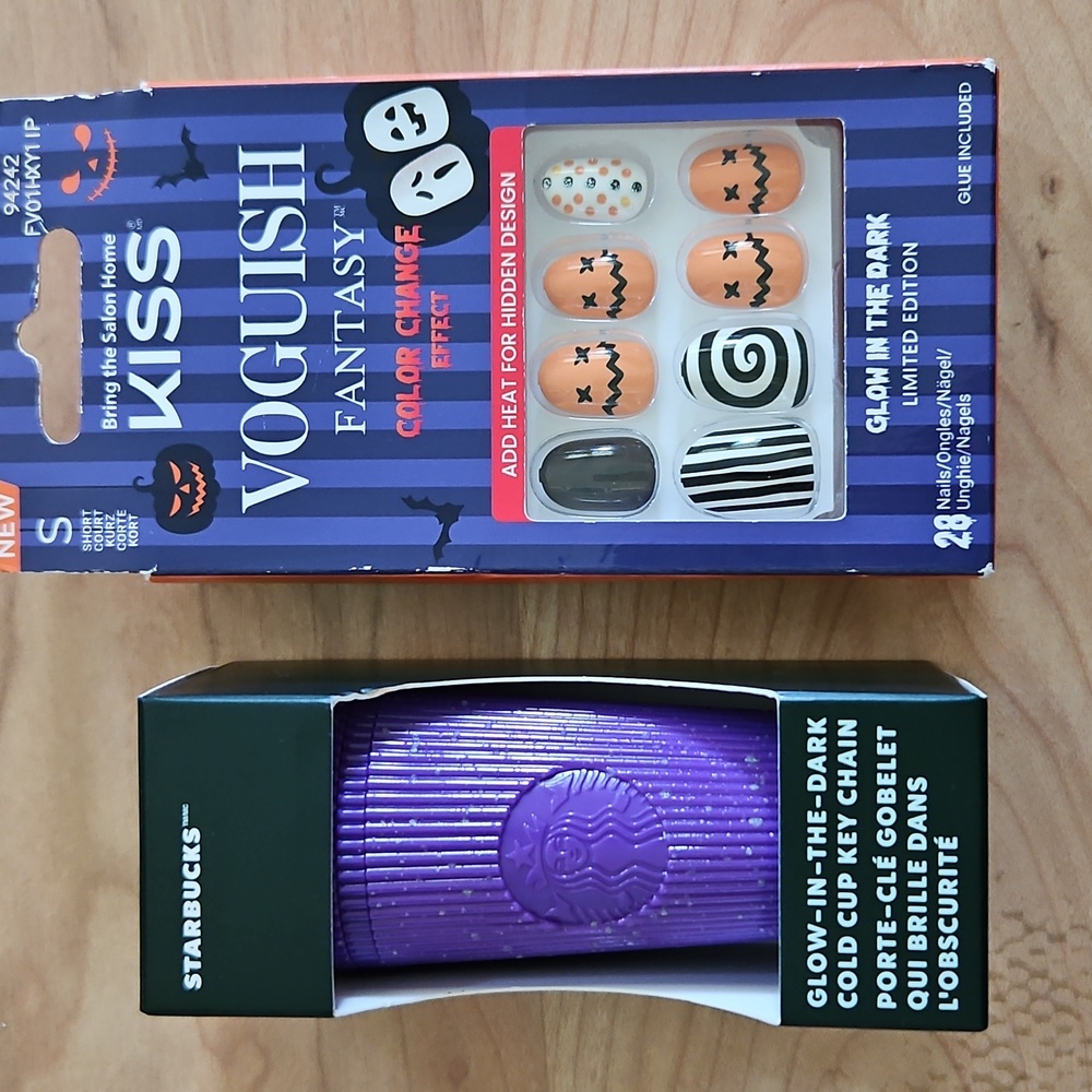 NIB ☕️ Starbucks Mini 2024 "Purple Potion" Glow-In-The-Dark Tumbler Key Chain